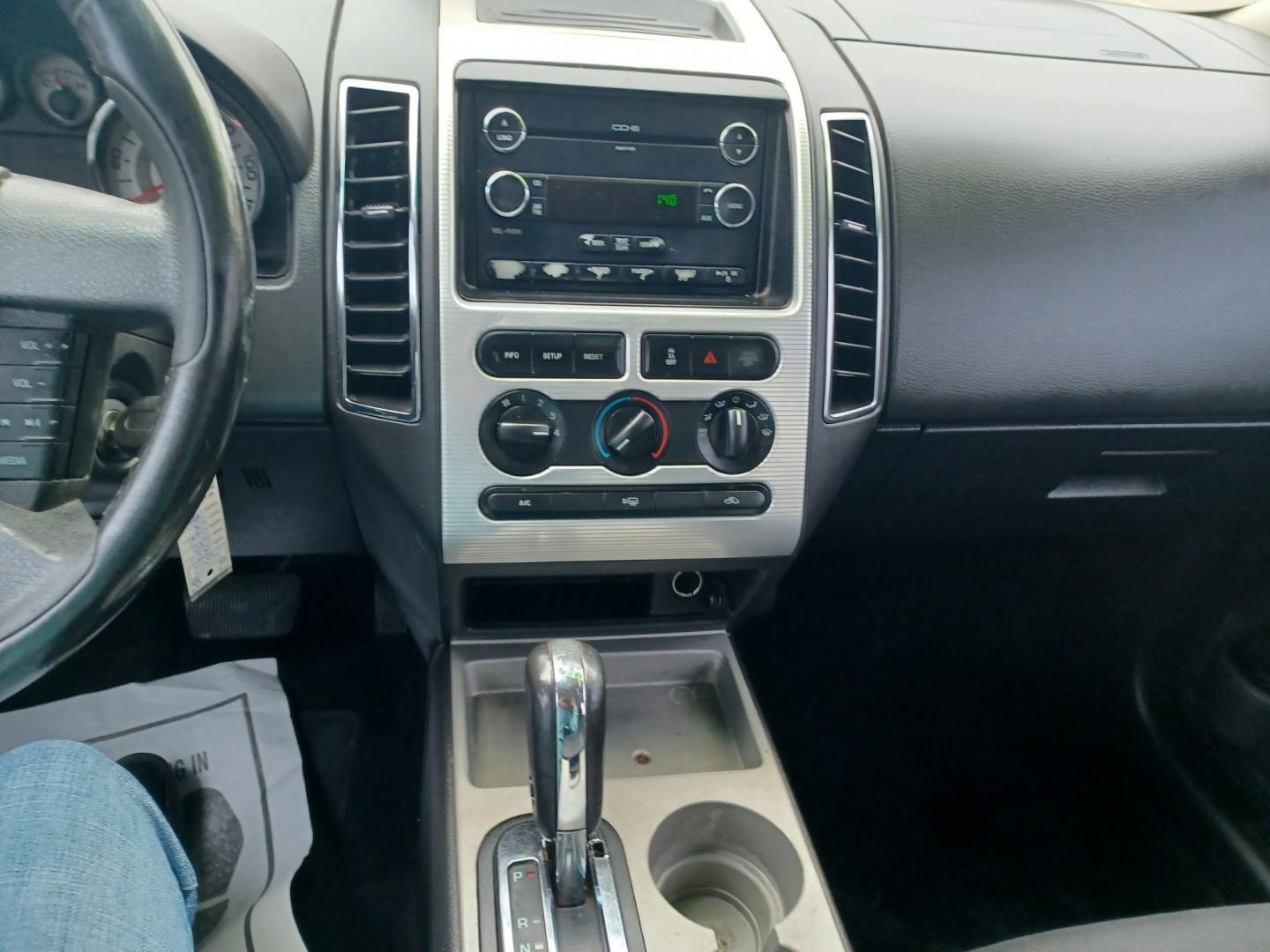 2007 GRAY /BLACK Ford Edge SEL FWD (2FMDK38C47B) with an 3.5L V6 DOHC 24V engine, 6-Speed Automatic Overdrive transmission, located at 2001 E. Lancaster, Ft. Worth, 76103, (817) 336-7000, 32.746181, -97.301018 - Photo#14
